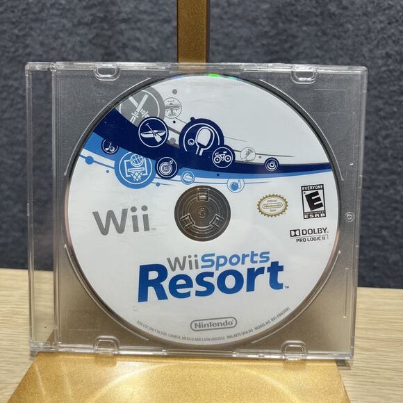 Wii Sports Resort (Nintendo Wii, 2009) DISC ONLY - Picture 1 of 3
